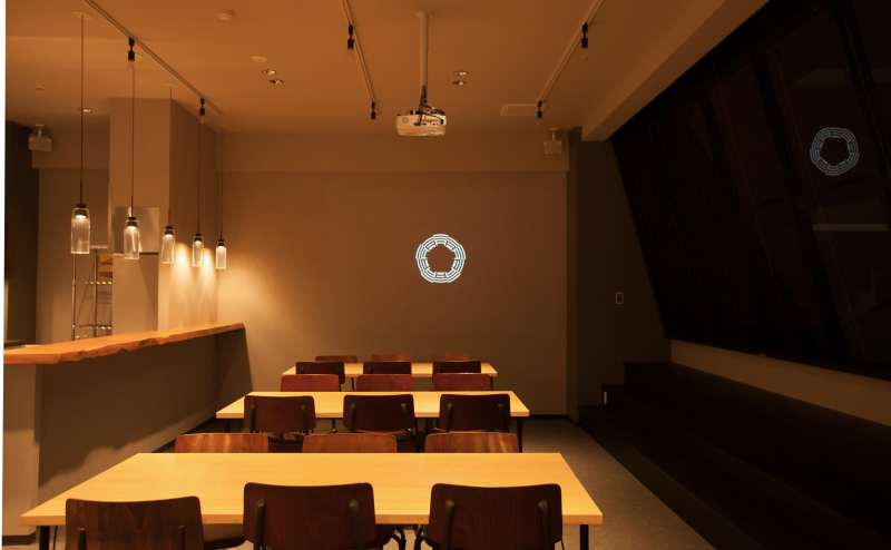 キッチン、プロジェクター、スピーカー付き！レンタルスペース