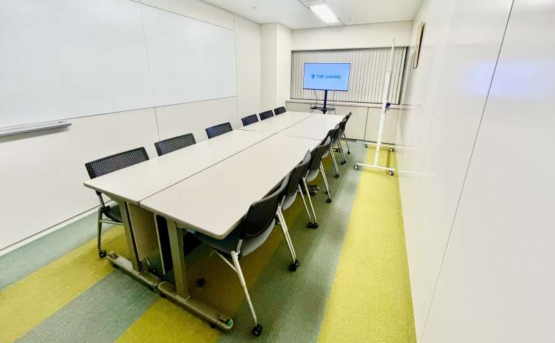 【会議・打ち合わせに便利！ビル内に複数会議室があるので、急なテレワークにもご利用ください♪】