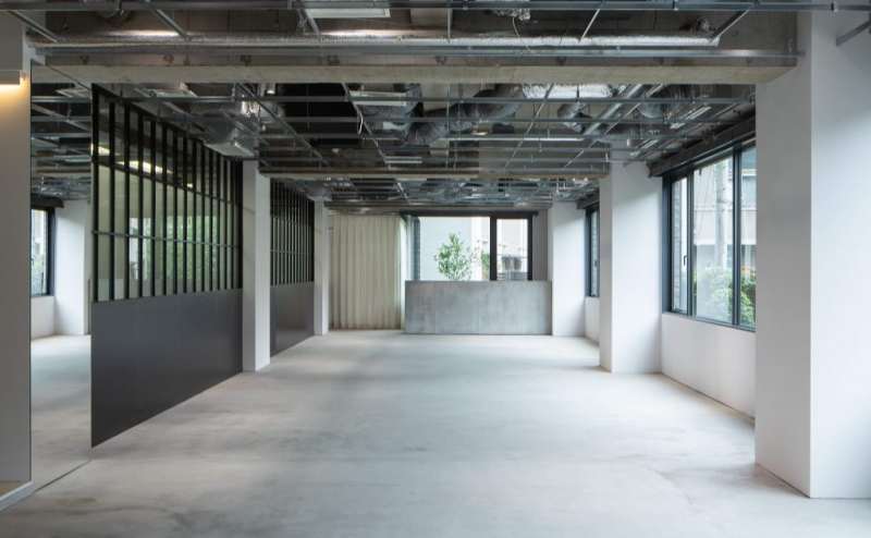 【grondfloor Gallery】アクセスの良さと落ち着いた環境が魅力の、ファッションブランドが運営するギャラリースペース。