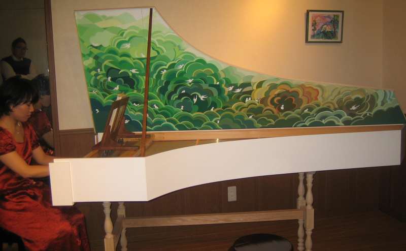 イタリアンチェンバロは心に響く温かい音色が人気の楽器です