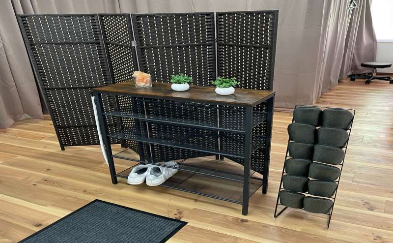 下駄箱です。土足厳禁の店舗です。