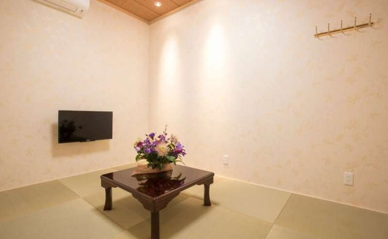 和室あり。着替えや授乳などもできる、控室や休憩室としてご利用いただけます。