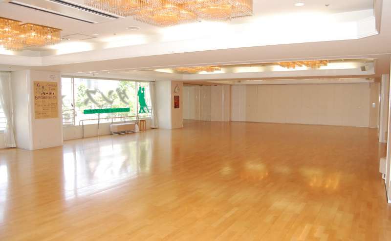 フロアー面積約264平米、80坪、100名までご利用可能