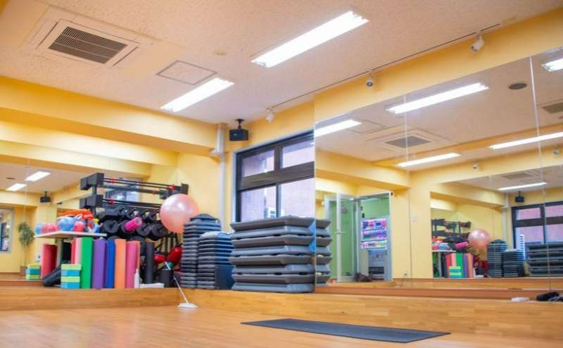 レンタルスペース 【新宿御苑前】４面鏡！ジャンプOK!　MONKEYGYM レンタルスタジオ
