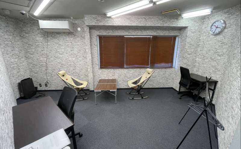 エアコン、ワークデスク・チェアがあり、作業し易い環境です！