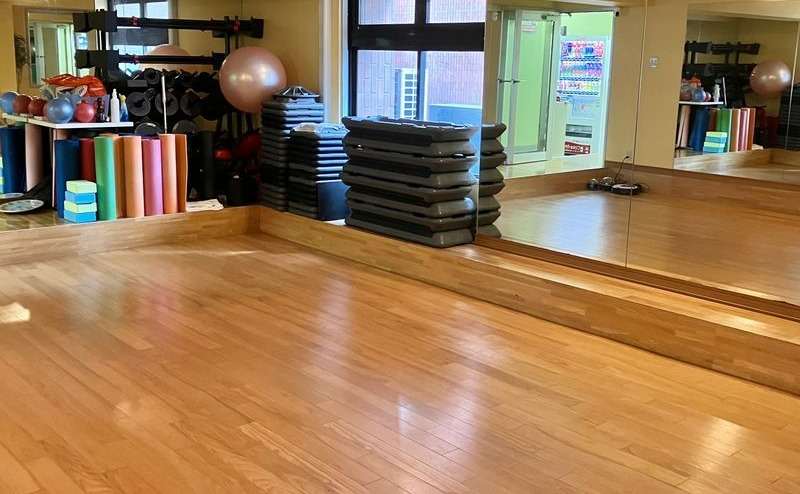 床は柔らかめ、脚腰に負担がありません！