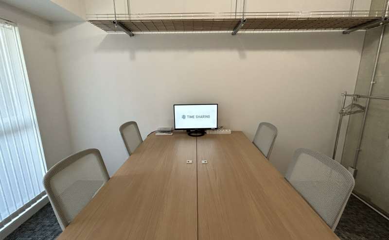 【4名着席・9.9㎡のお部屋です】