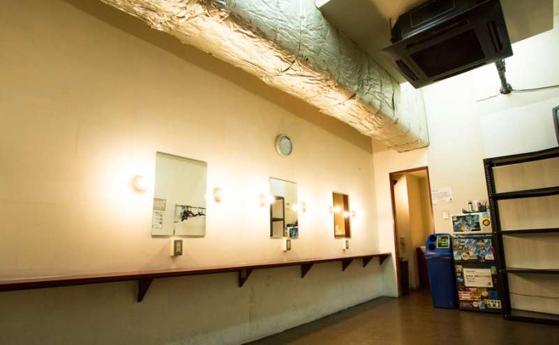 楽屋利用料も使用料金に含まれています。控室や荷物置き場としてもご利用いただけます