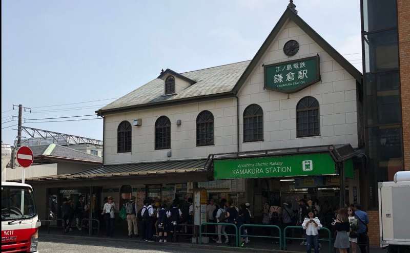 JR横須賀線鎌倉駅西口、江ノ電鎌倉駅より徒歩1分の好立地です。
