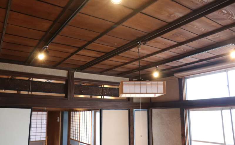 撮影スタジオにも使われていたスペースです。スポットライトもございます