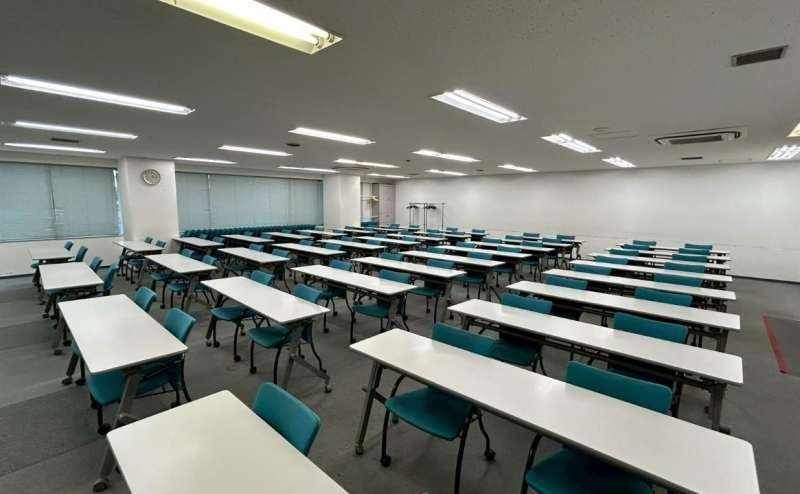 【スクール形式で72名～108名着席可能です！】