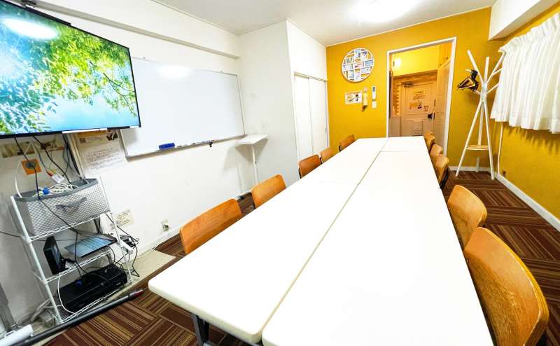 スタンダードな会議用レイアウト。ご利用後はこのレイアウトにお戻し下さい。