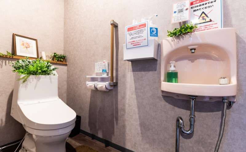 トイレです。清掃には特に気を配っております。安心してご利用ください