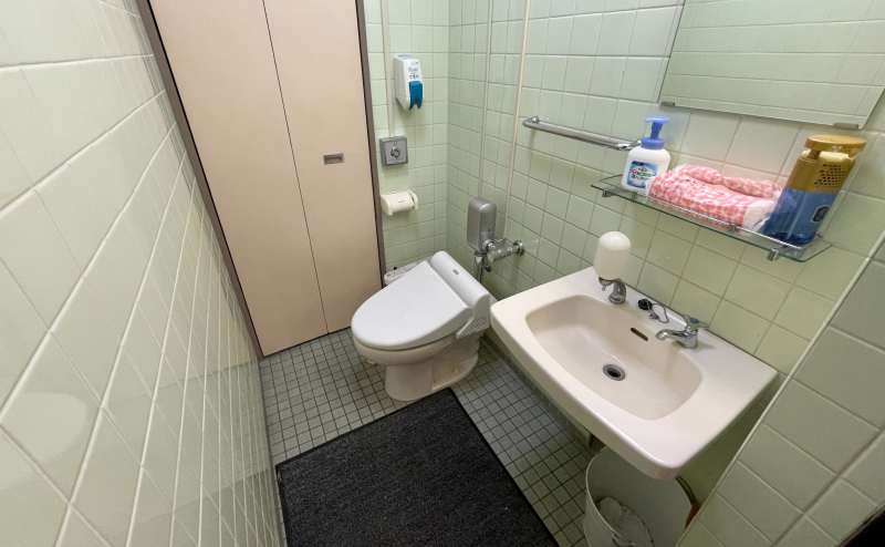 【会議室内：男女共用トイレ（個室×1）】 - TIME SHARING 田町赤羽橋 8Aの写真