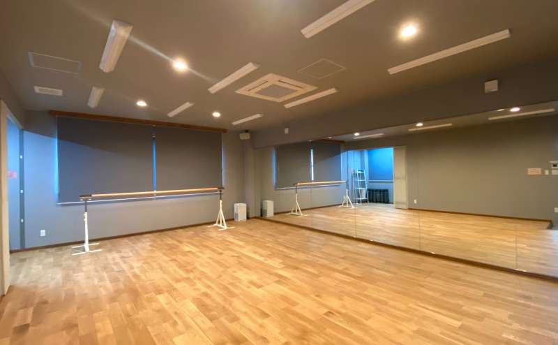 【JR尼崎】壁面鏡の広々40㎡スタジオ／ダンス／ヨガ／バレエ／動画撮影など