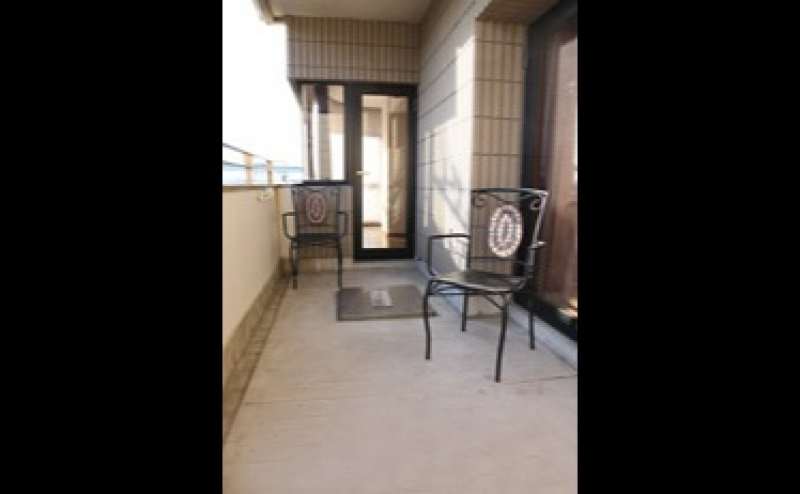 バルコニーでの撮影もできます。スタジオ内は禁煙ですので、喫煙はバルコニーでお願いします（灰皿はございません）