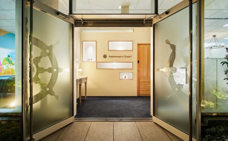 正面エントランス