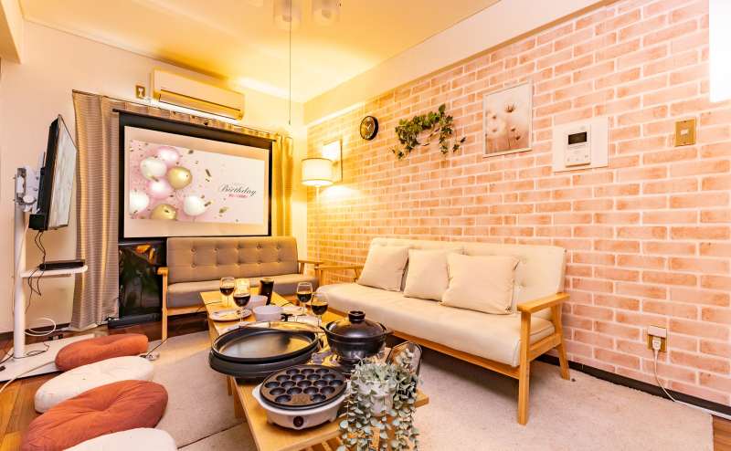 【KT9】面倒なオプション料金なし⇒ゴミ捨て、タコ焼き器、ネット無料！なんば駅近♪ コンビニ0分★オーブンレンジ&キッチンあり！