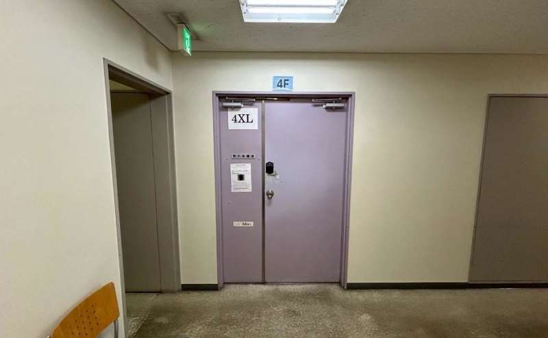 【スペース入口】