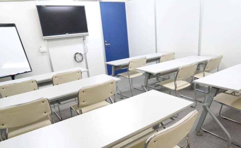 【名古屋駅徒歩5分】駅近で迷わない レイアウト自由 格安 Wi-Fi 液晶モニター等無料設備充実 最大収容12名/会議 セミナー 研究会 面談 控室 オフィス/名駅セミナーオフィス ルームB