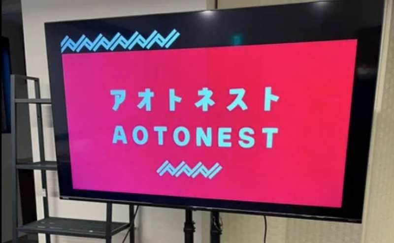 24インチ外付けPCモニタ１台あり。Wi-Fiも無料です