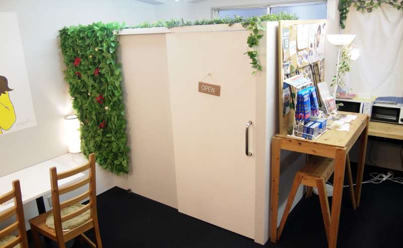 扉を閉めれば個室の完成！