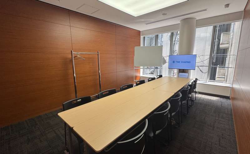 【対面形式で12名着席可能です！】