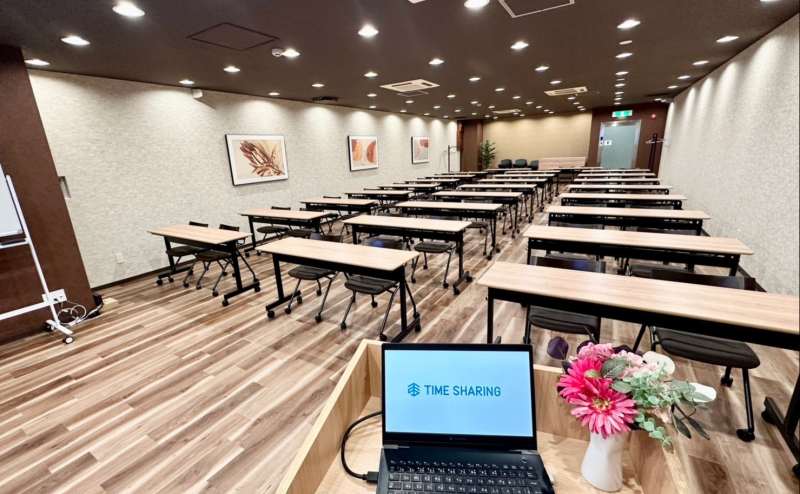 【司会台から全員とコミュニケーションが取れる距離】 - TIME SHARING 竹橋 廣瀬第2ビル B1Fの写真