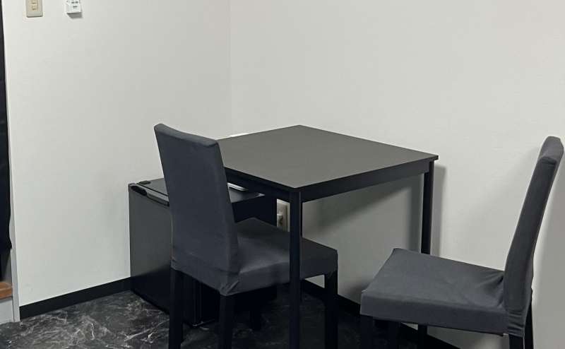 机、椅子、Wi-Fiあり