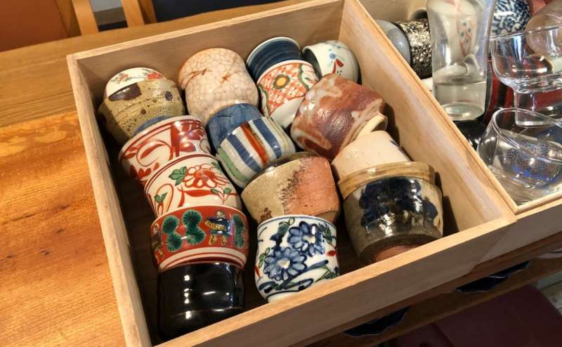 お酒好きにはたまらないお猪口の数々。好みのお猪口を選び放題です