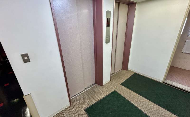 【9階エレベーターホール】 - TIME SHARING 新宿9Bの写真
