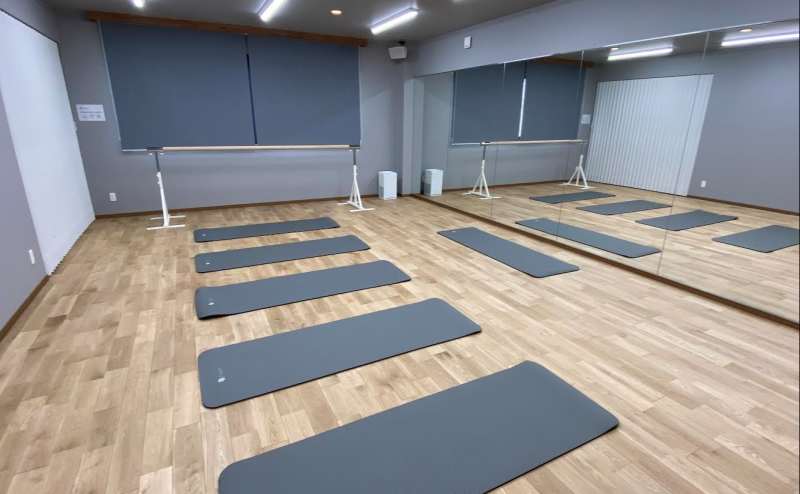 バレエバーは準備が必要なため事前にお申し付けください