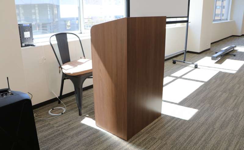 司会台 - TIME SHARING 蒲田 第二美須ビルの写真