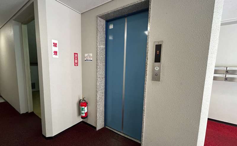 【エレベーターで4階までお上りください】 - TIME SHARING 竹橋 旺巧ビル 4Fの写真
