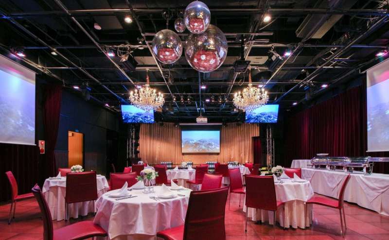 無観客ライブ・ライブ配信撮影も可能、会議利用から食事付き懇親会までOK！発表会イベントなど箱貸し利用の実績多数！