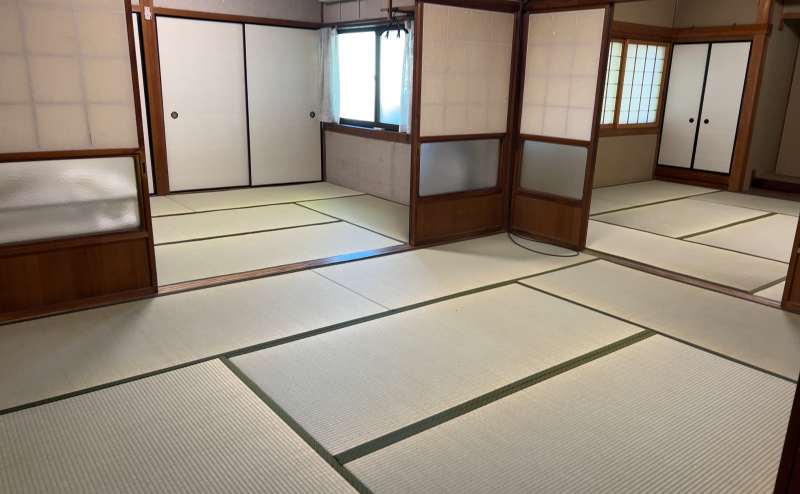 南海本線孝子駅徒歩1分！一軒家貸し切りキッチン、和室は最大26畳の部屋として活用可能！