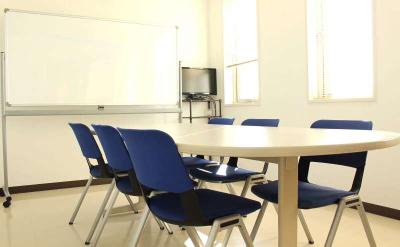 レンタルスペース 【高崎市】会議室A  リーズナブル！コワーキングスペースSomethin´ Else内  最大収容人数8名  駐車場完備