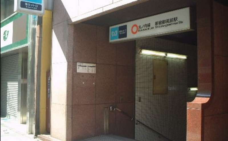 【新宿御苑前】エリア内最大の広さ！マシンも使い放題！　MONKEYGYM レンタルジムのアクセス1