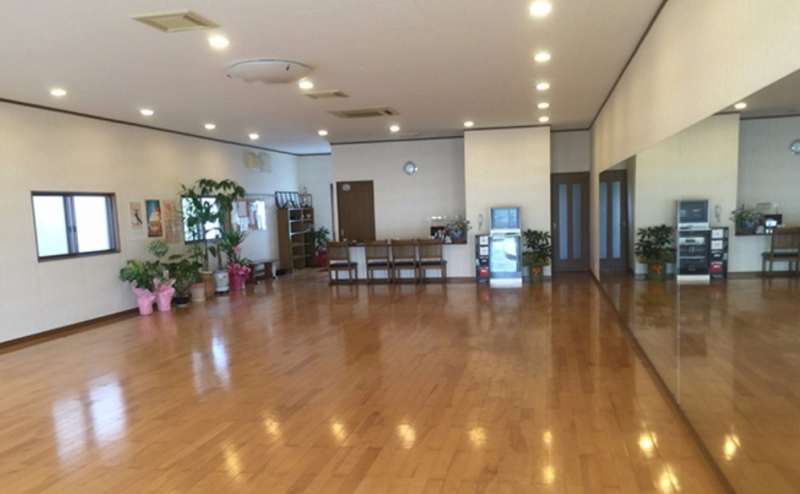 【鳴門】JR鳴門駅から車で10分 広々としたダンススタジオ キレイ 格安/社交ダンス エアロビなど各種ダンス ヨガ ピラティス 撮影など/練習 レッスン 教室/橋本ダンススタジオ 鳴門スタジオ