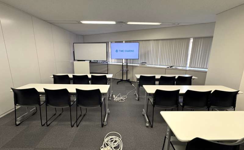 【会議室内の備品は無料でご利用いただけます】