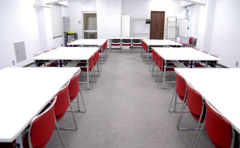 標準45名～最大54名の貸し会議室