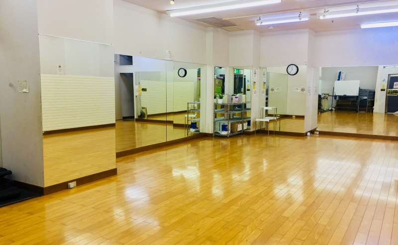 [Studio Amrita NORTH] 吉祥寺駅徒歩6分☆2面鏡☆天井高3mのダンスに最適なスタジオ