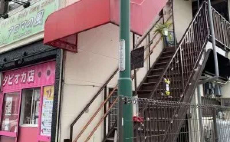 1階には中華食材とタピオカ屋さんがあります。目印においでください