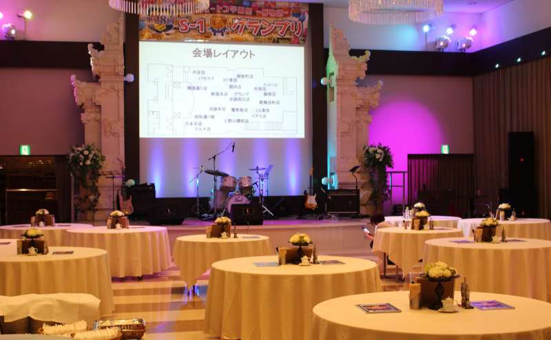 バンド演奏も可能で御座います！