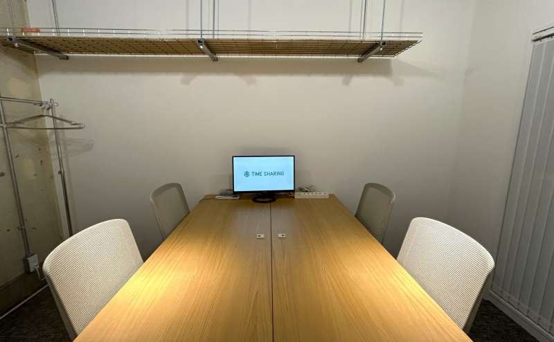 【4名着席・9.9㎡のお部屋です】