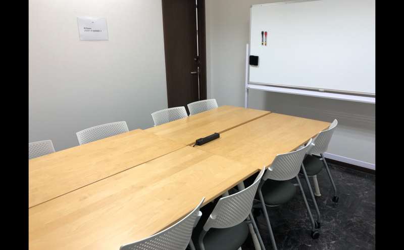 Office TAKASAKI BASE　第３会議室（１～８名様）高崎　高崎駅　駅ナカ　徒歩１分