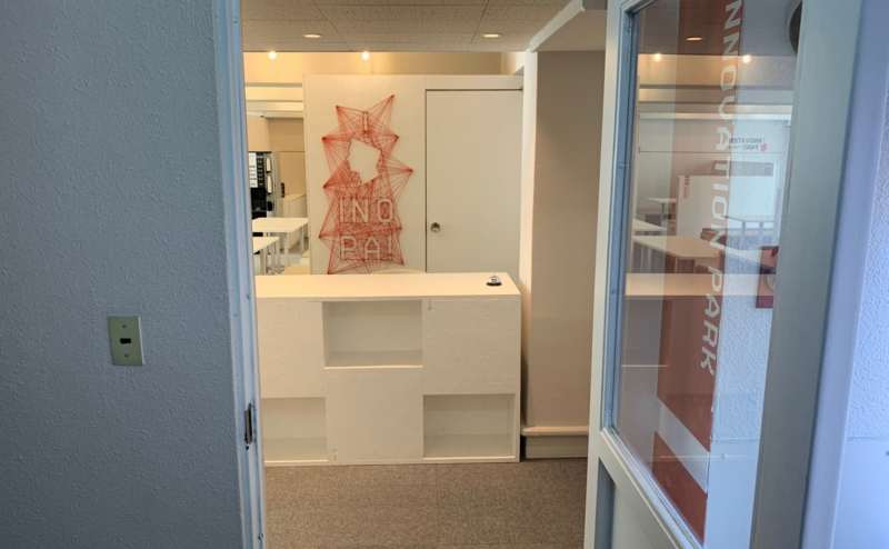 【個室】プレゼンテーションルームのアクセス9