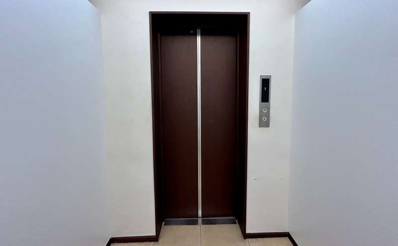 【5階エレベーターホール】 - TIME SHARING 銀座 旗ビル roomQの写真