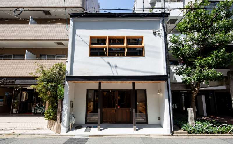 "doué / どうえ"1階では、山城が運営する楊柳生地専門のショップが入っておりスタッフは常駐しており安心してご利用頂けます。