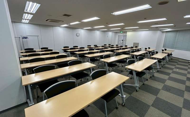 【スクール形式で48名～72名着席可能です！】